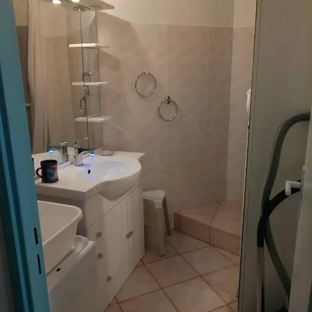 As16106 - Centre Avec Parking Prive